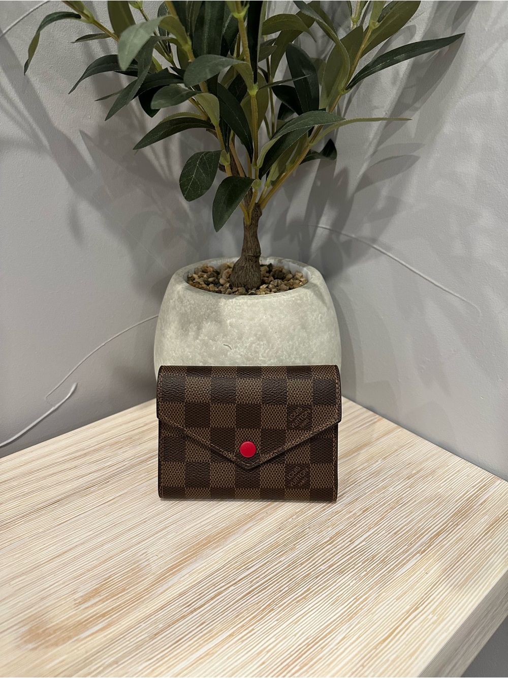 AUTHENTIC Louis Vuitton Red Leather Compact Wallet NEW WITHOUT TAGS 🏷️